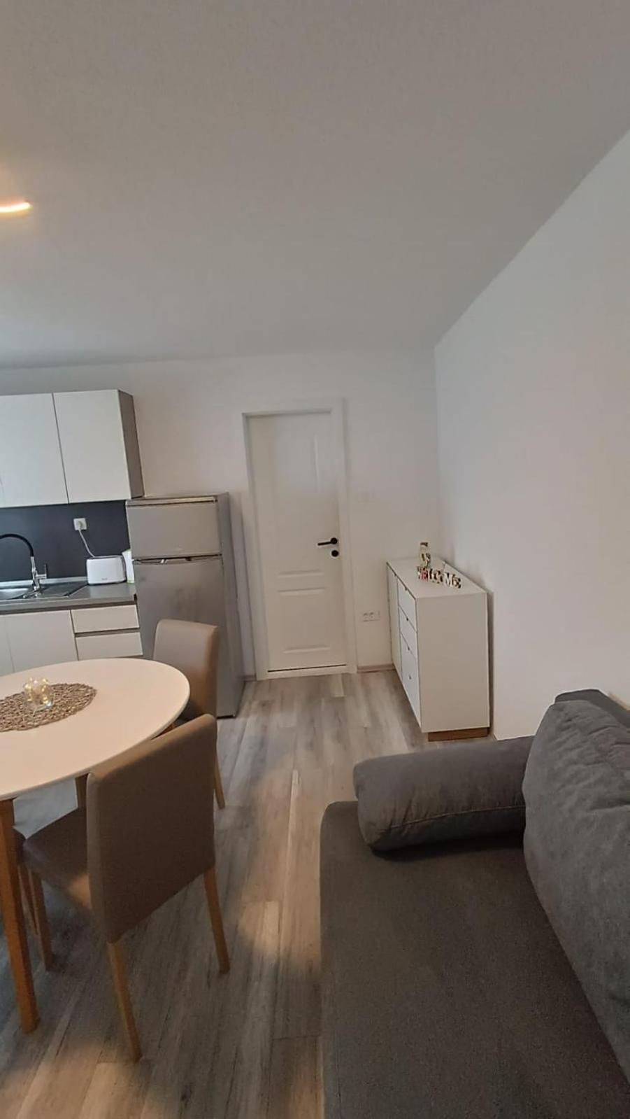 Apartments Boric เซรส ภายนอก รูปภาพ