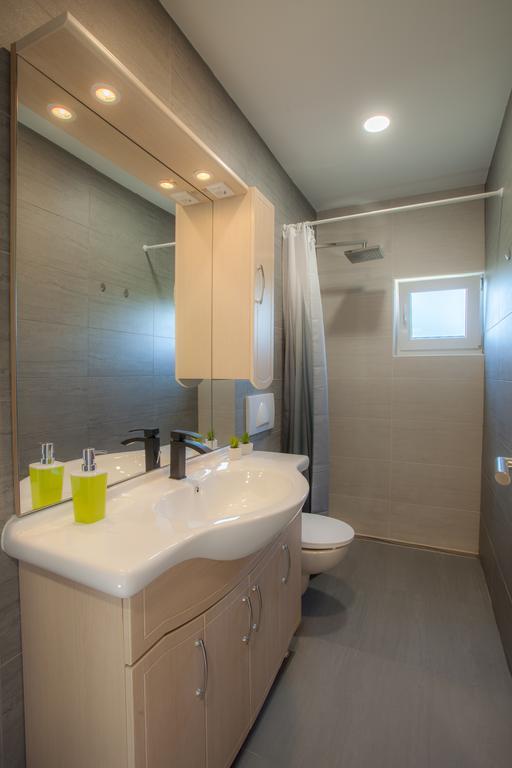Apartments Boric เซรส ภายนอก รูปภาพ